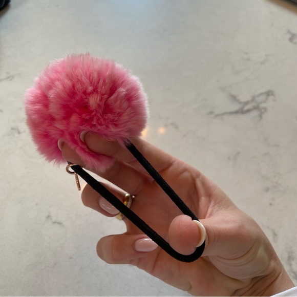NWOT 🩷 Set of 2 Jocelyn Fur Hair Ties - Picture 5 of 7